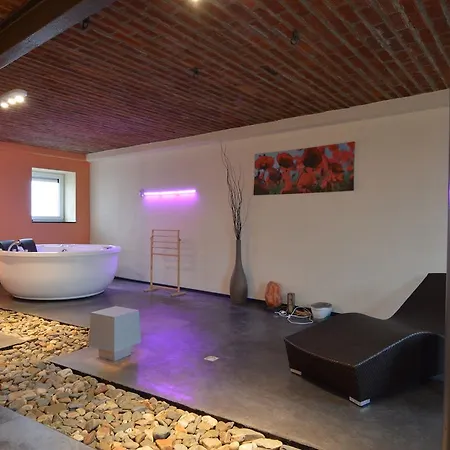 Casa vacanze Luxurious Holiday Home In Bullingen With Sauna